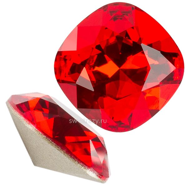 Кристаллы 4470 10 mm Light Siam